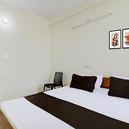 Hotel O Rn Chinhat Екстер'єр фото