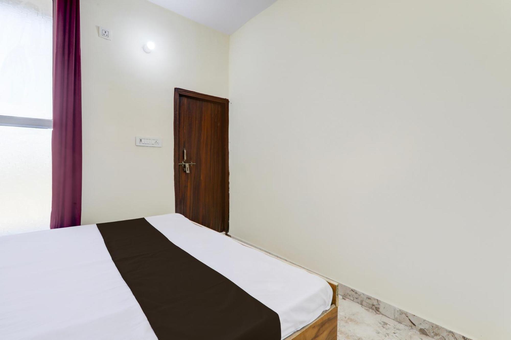Hotel O Rn Chinhat Екстер'єр фото