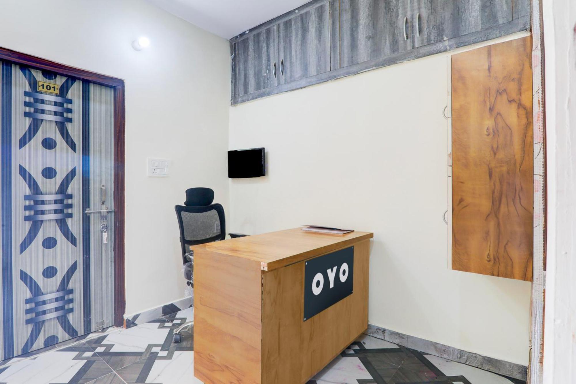 Hotel O Rn Chinhat Екстер'єр фото