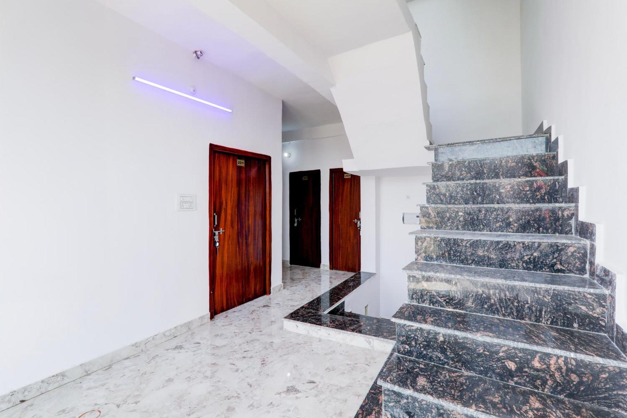 Hotel O Rn Chinhat Екстер'єр фото